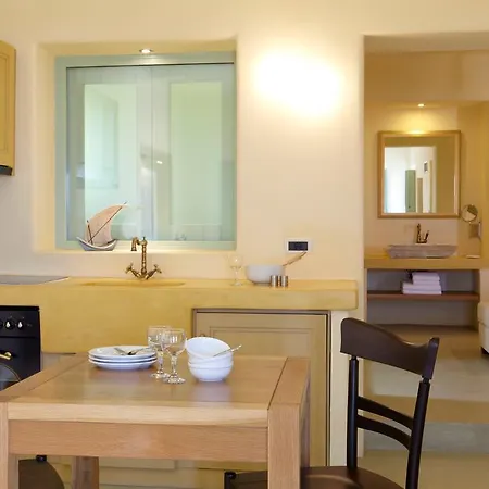 فوراينا غاليري 4*