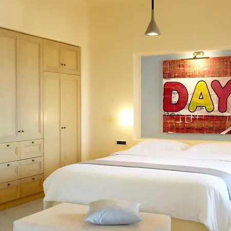 فوراينا غاليري 4*