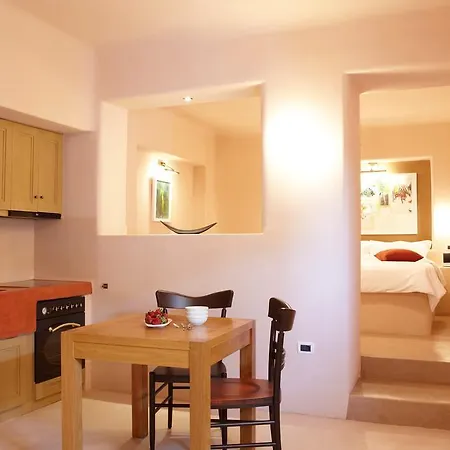 فوراينا غاليري 4* Pýrgos