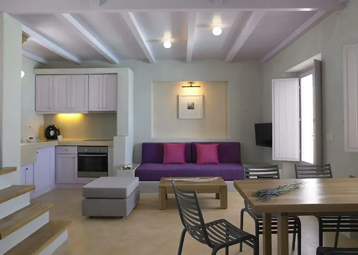 Voreina Gallery Aparthotel