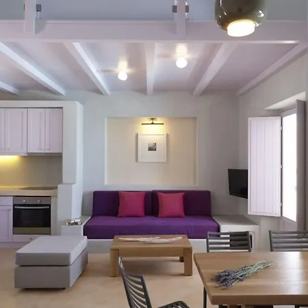 Voreina Gallery מלון דירות Pýrgos