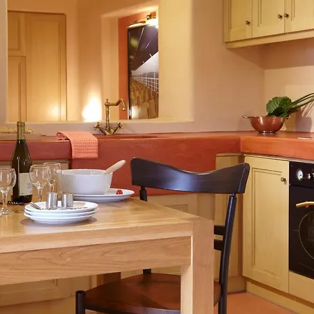 Voreina Gallery Hotel apartamentowy 4*