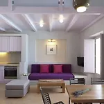 沃雷纳画廊套房酒店 公寓式酒店 Pýrgos